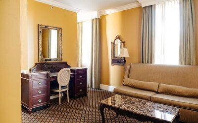 The Lafayette New Orleans By Kasa Living