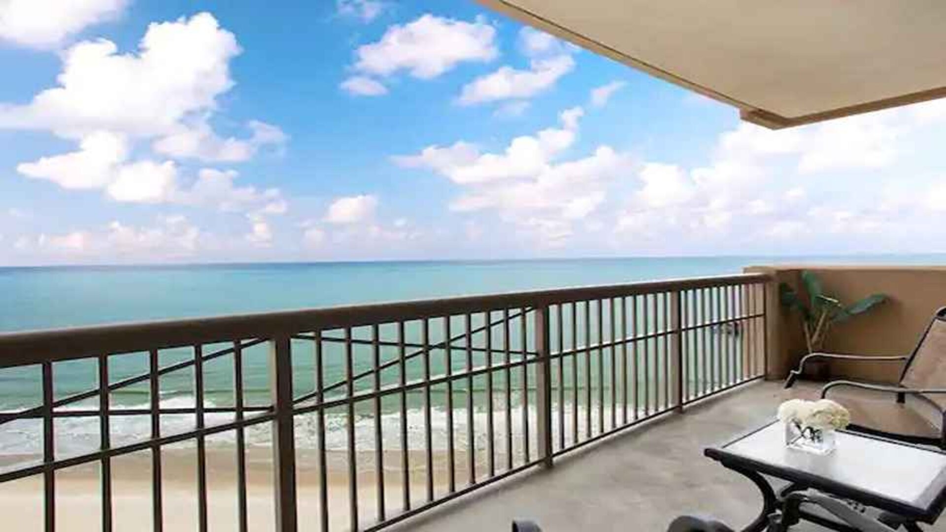 beatiful balcony with sea views perfect for digital nomads to work from at