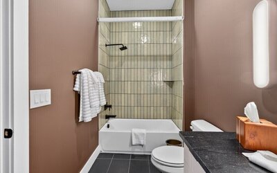 4BR Twilight Lane with Pool and Hot Tub