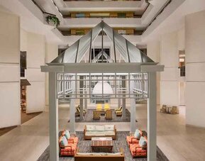 well-lit, spacious lobby-lounge ideal for coworking at Hilton Myrtle Beach Resort.