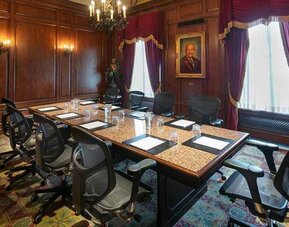 Well-equipped meeting room for all business and board meetings at Hilton Milwaukee City Center.