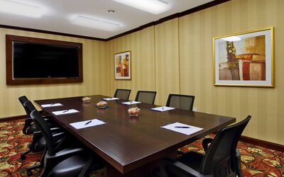 professional meeting room for all business needs fully-equipped business center with computer, internet, and printer at Embassy Suites by Hilton San Rafael Marin County.