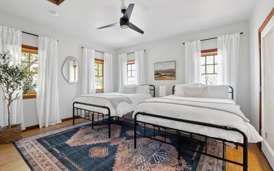 Urban Cowboy Villas - Heart of 704