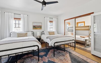 Urban Cowboy Villas - Heart of 704