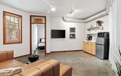 Urban Cowboy Villas - Heart of 704