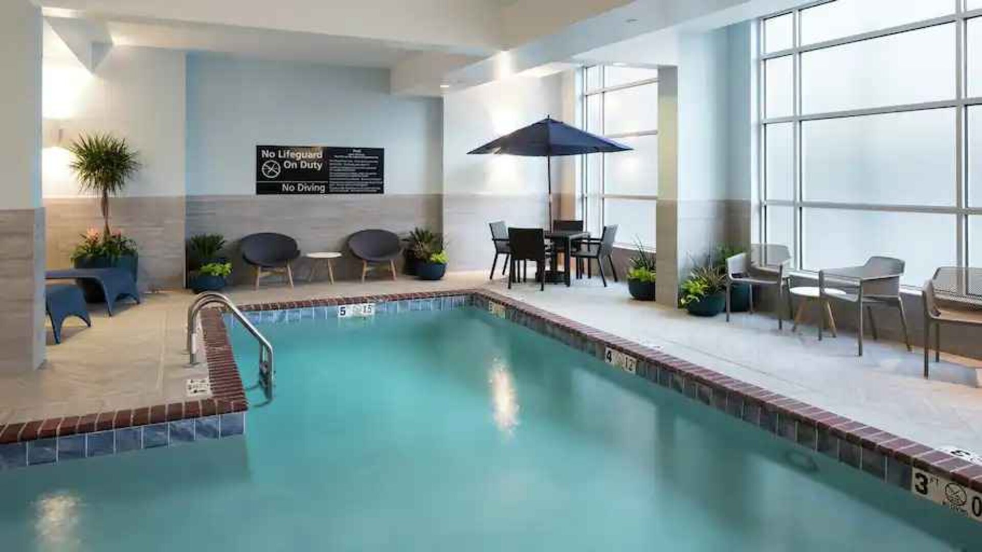 Relaxing indoor pool at the Hampton Inn & Suites Memphis-Beale Street.