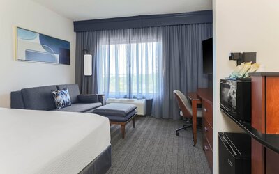 Courtyard by Marriott Austin Airport