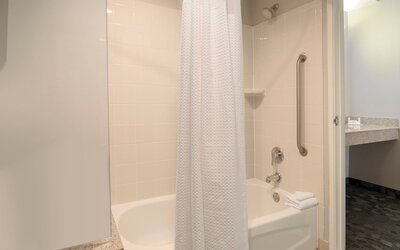 Courtyard by Marriott Austin Airport