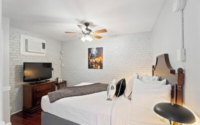Hotel St. Pierre®, a French Quarter Inns® Hotel