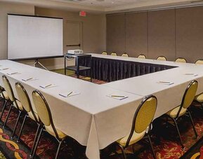 professional meeting room for all business meetings at Hilton Garden Inn St. Louis/Chesterfield.