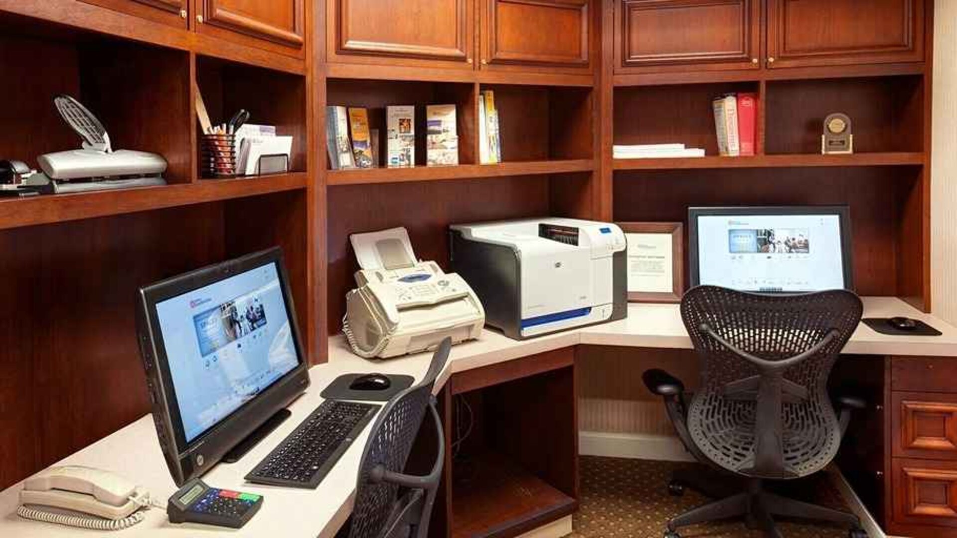 fully equipped business center with internet, work desks, PCs, and printers at Hilton Garden Inn St. Louis/O'Fallon MO.