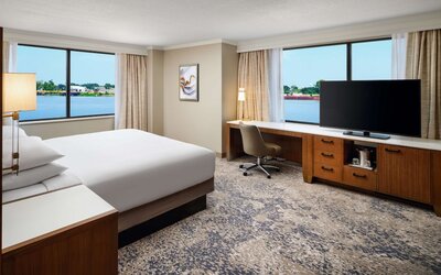 Hilton New Orleans Riverside