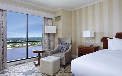 Hilton New Orleans Riverside
