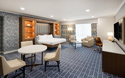 Hilton New Orleans Riverside