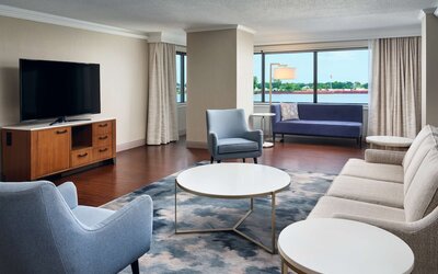 Hilton New Orleans Riverside