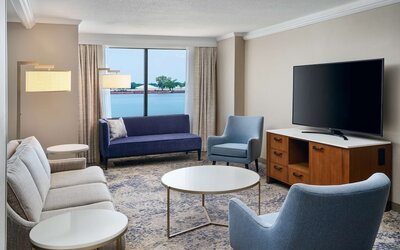 Hilton New Orleans Riverside