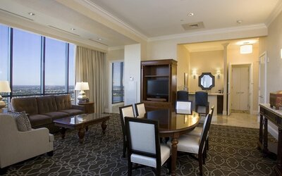 Hilton New Orleans Riverside