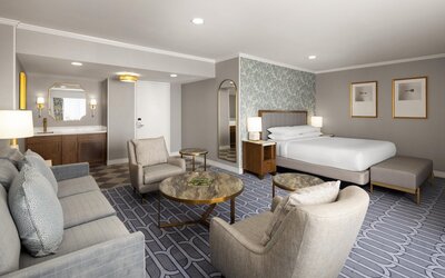 Hilton New Orleans Riverside