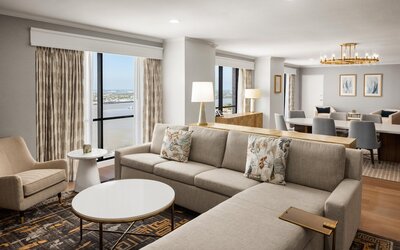 Hilton New Orleans Riverside
