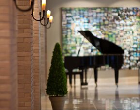 Renaissance New Orleans Arts Warehouse District Hotel