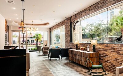 St Charles Coach House, an Ascend Collection Hotel