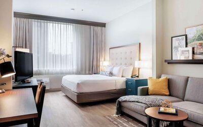 St Charles Coach House, an Ascend Collection Hotel