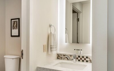 St Charles Coach House, an Ascend Collection Hotel
