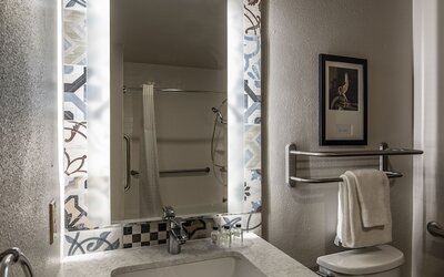 St Charles Coach House, an Ascend Collection Hotel