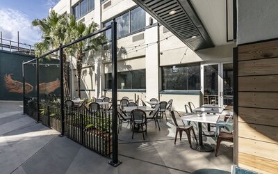 St Charles Coach House, an Ascend Collection Hotel