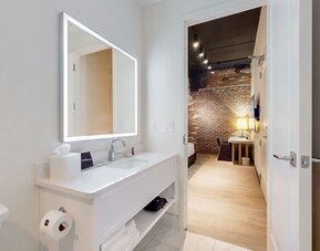 Studio 154 Luxury Hotel