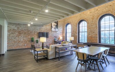 Studio 154 Luxury Hotel