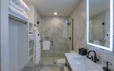 Studio 154 Luxury Hotel