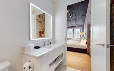 Studio 154 Luxury Hotel