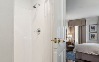 voco St. James Hotel by IHG