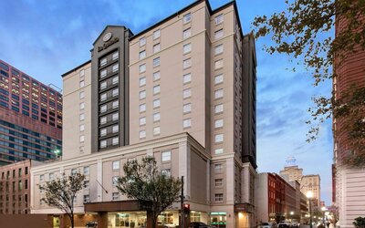 La Quinta Inn & Suites by Wyndham New Orleans Downtown