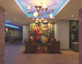 La Quinta Inn & Suites by Wyndham New Orleans Downtown