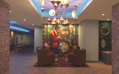 La Quinta Inn & Suites by Wyndham New Orleans Downtown