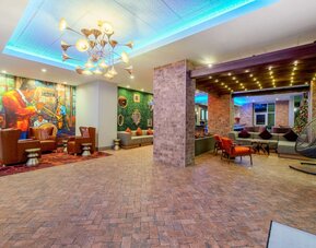 La Quinta Inn & Suites by Wyndham New Orleans Downtown