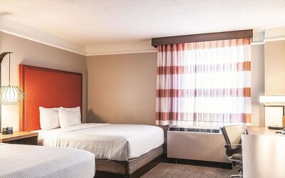 La Quinta Inn & Suites by Wyndham New Orleans Downtown