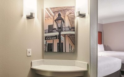 La Quinta Inn & Suites by Wyndham New Orleans Downtown