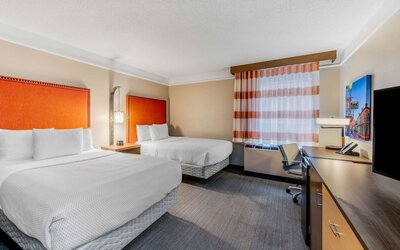La Quinta Inn & Suites by Wyndham New Orleans Downtown