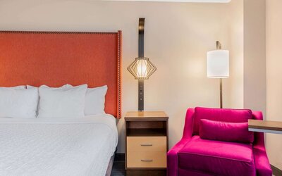 La Quinta Inn & Suites by Wyndham New Orleans Downtown