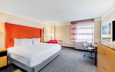 La Quinta Inn & Suites by Wyndham New Orleans Downtown