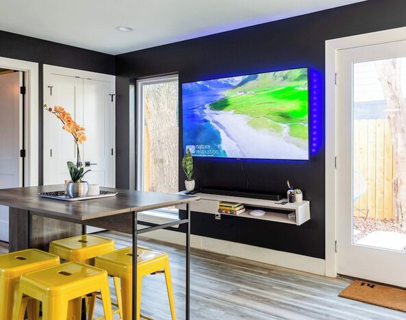 Modern East Austin Stay Near Plaza Saltillo Stn