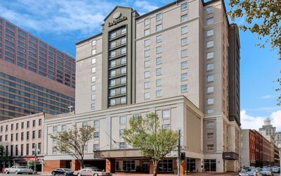 La Quinta Inn & Suites by Wyndham New Orleans Downtown