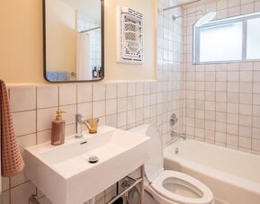 Palma Plaza Unit C