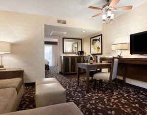 Living room in a hotel suite perfect as workspace at the Embassy Suites by Hilton Napa Valley.