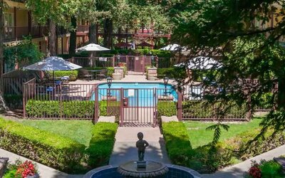 Beautiful outdoor pool area at the Embassy Suites by Hilton Napa Valley.