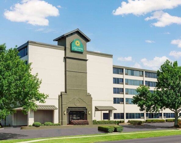 La Quinta Inn & Suites by Wyndham New Orleans Airport