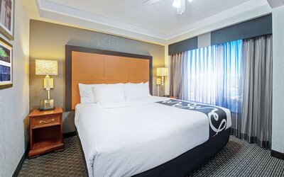 La Quinta Inn & Suites by Wyndham New Orleans Airport